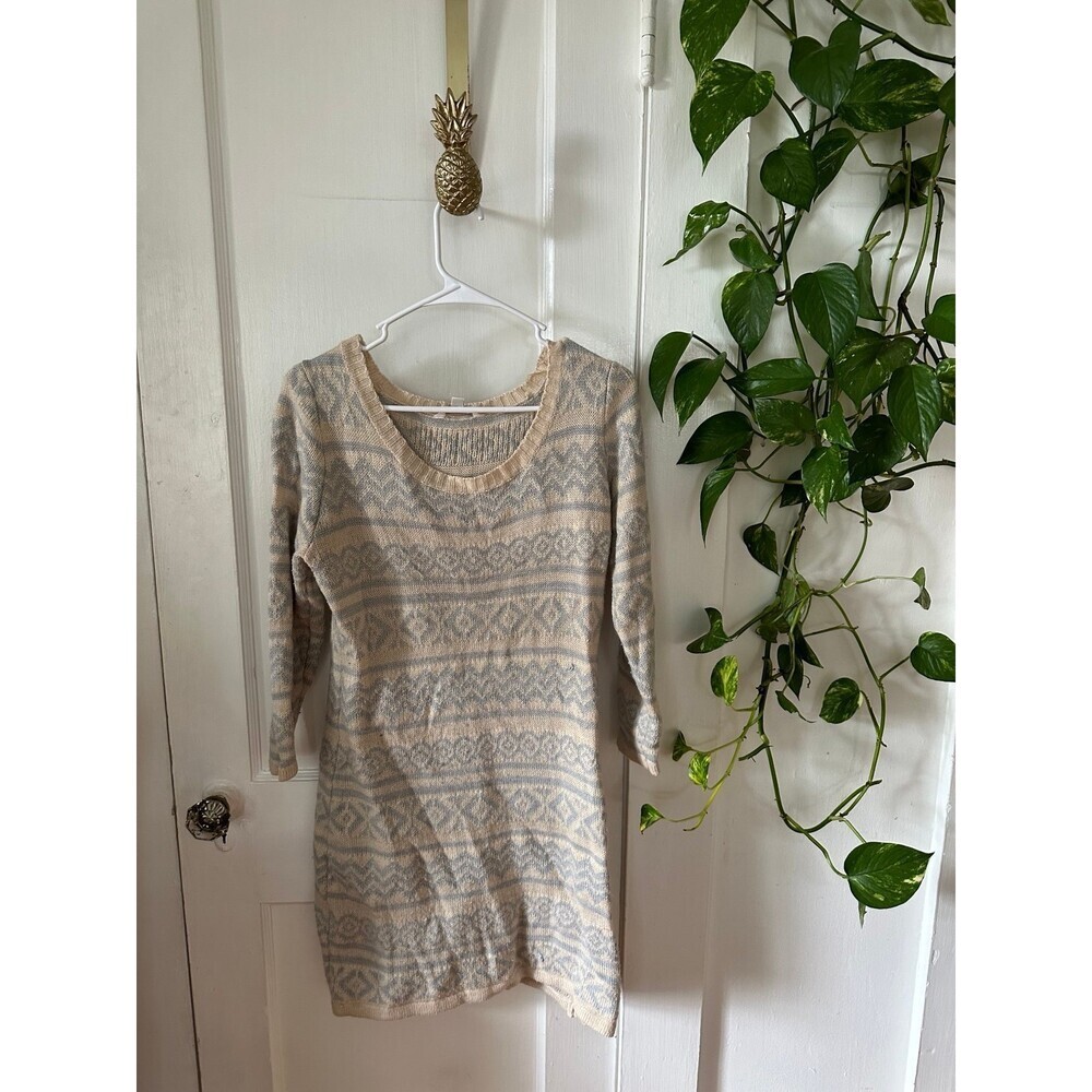 Charming Charlie Women’s size medium sweater dress